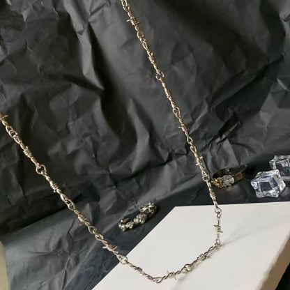 Punk Prikkeldraad Tailleketting – Stoer & Uniek Statement!